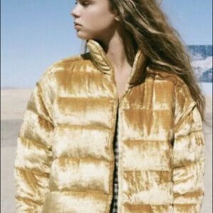 Kimichi Blue Rory Reversible Velvet Puffer